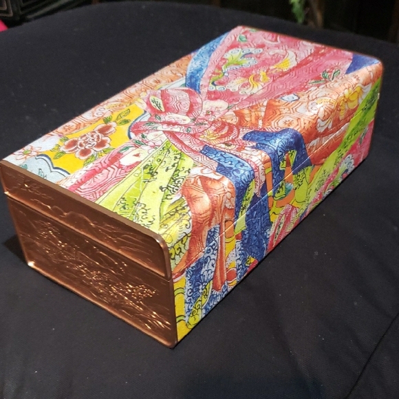 Colorful Patterned Storage Box - Picture 4 of 7